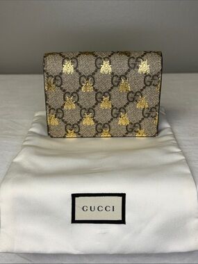 Gucci GG Supreme Bee Print Compact Bifold Wallet Beige Gold